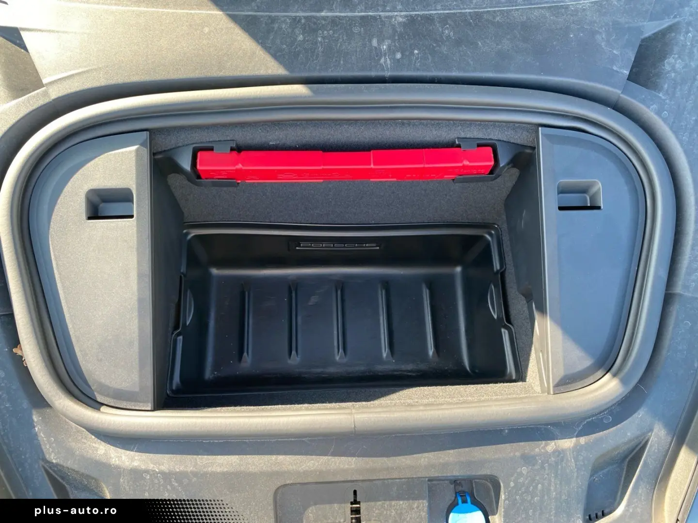 PORSCHE Taycan 79 kWh BOSE ACC NAVI STHZ LED APP SHZ
