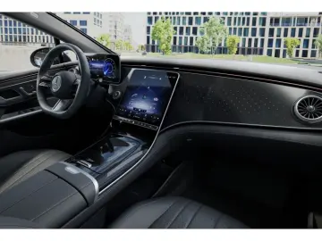 MERCEDES-BENZ EQE 350 4M AMG-Sport Pano AHK DIGITAL …