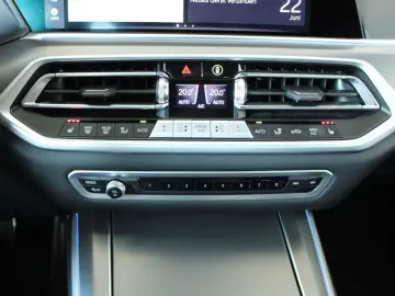 BMW X5 x45e M Sport 2AchsLuftf.ACC SurView Laser AHK