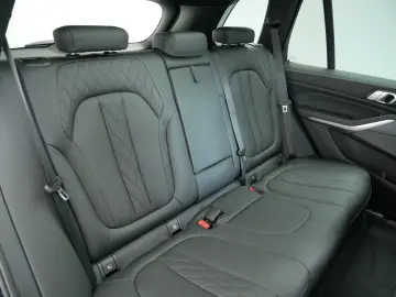 BMW X5 xDrive30d (M-Sport Navi AHK Pano HUD H K ACC)