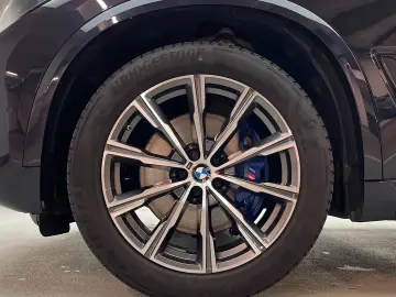 BMW X5 xDrive30d A M-Sport StdHzg LCProf Pano AHK