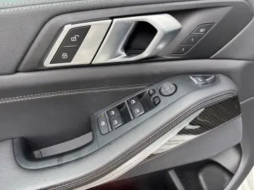 BMW X5 xDrive30d M Sport AHK Pano Laser ACC Inno