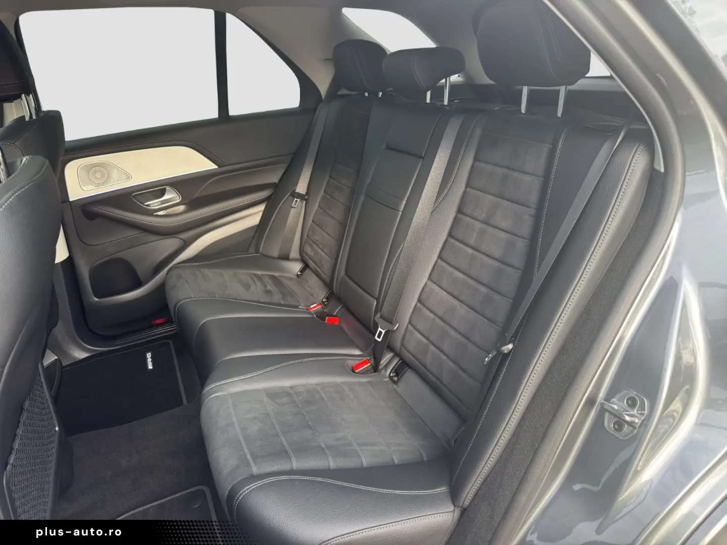MERCEDES-BENZ GLE 450 4M AMG DISTR AHK Pano 360  Mem&hellip;