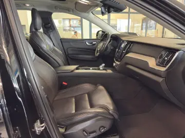 VOLVO XC60 Inscription Luft-Fahr PANO HUP VOLL