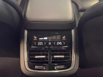 VOLVO XC60 Inscription Luft-Fahr PANO HUP VOLL