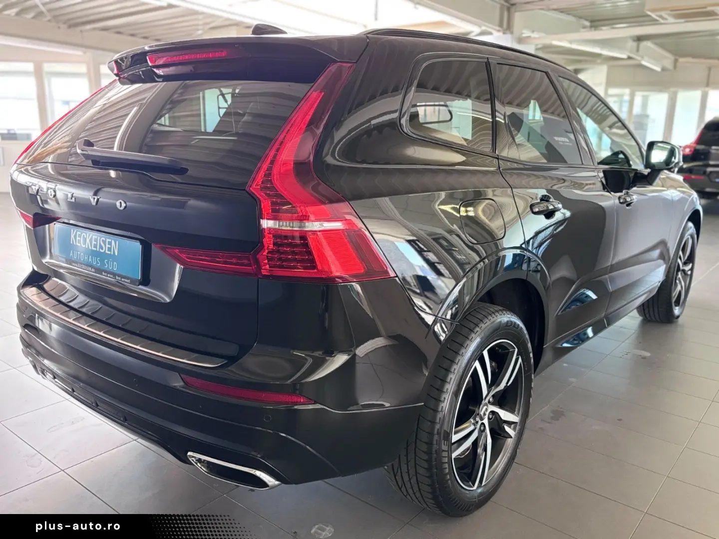 VOLVO XC60 B5 AWD Aut. R-Design AHK   Luftfahrw.   ACC