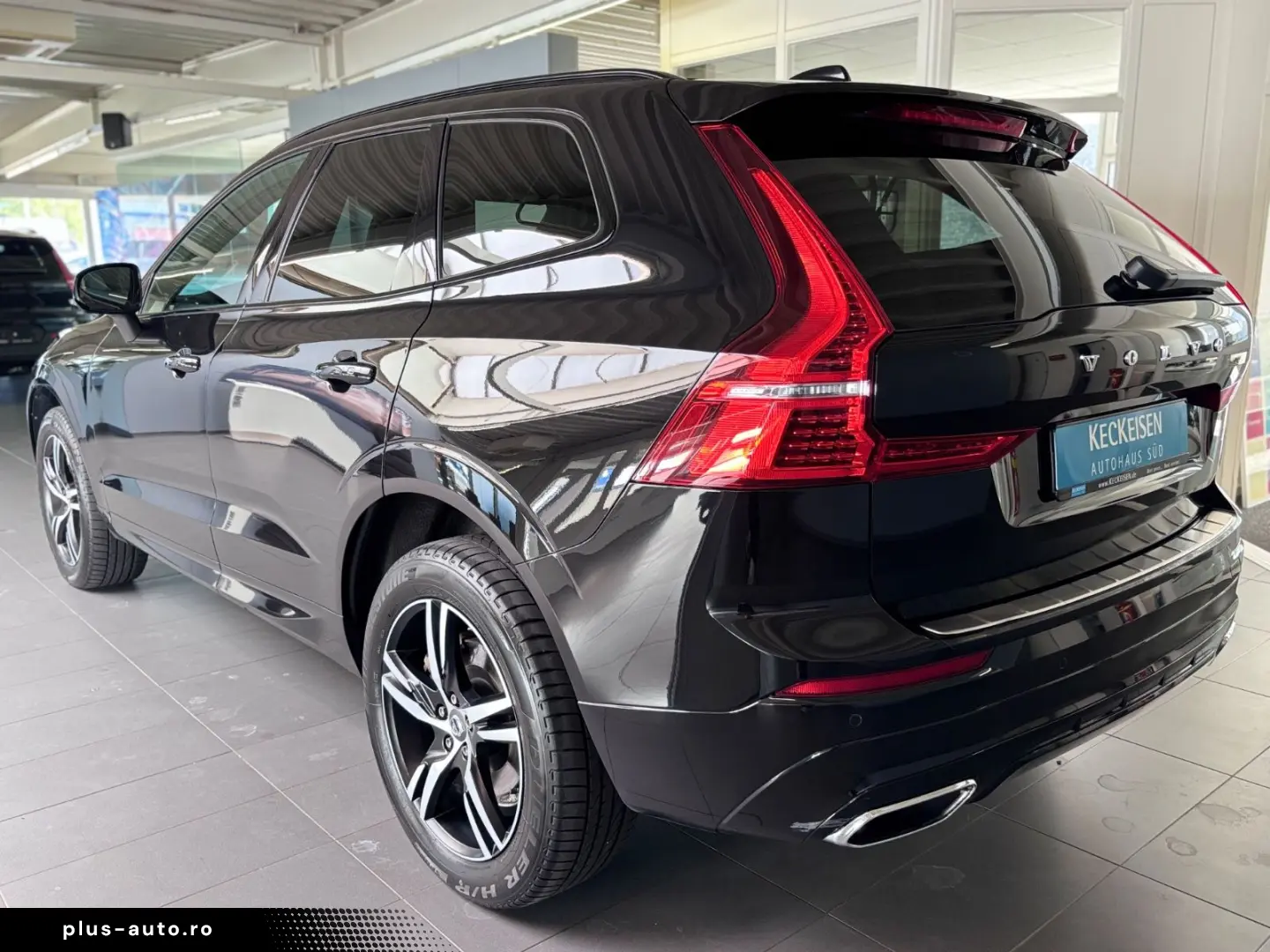 VOLVO XC60 B5 AWD Aut. R-Design AHK   Luftfahrw.   ACC