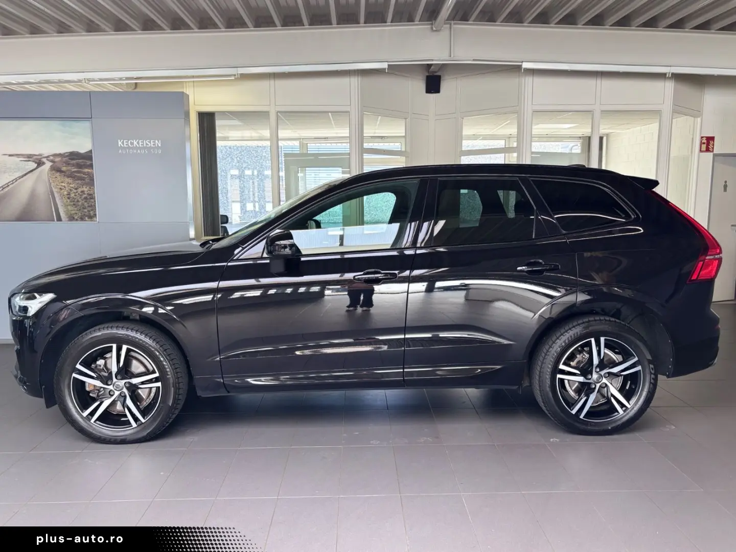 VOLVO XC60 B5 AWD Aut. R-Design AHK   Luftfahrw.   ACC
