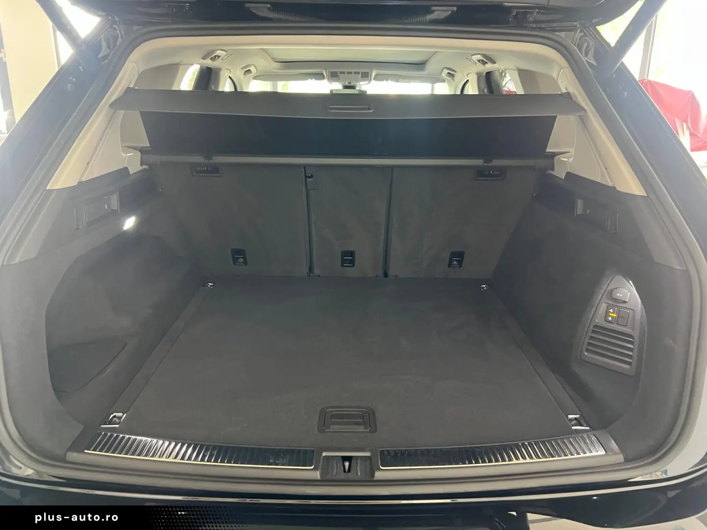 VW Touareg 3.0 TSI  Elegance