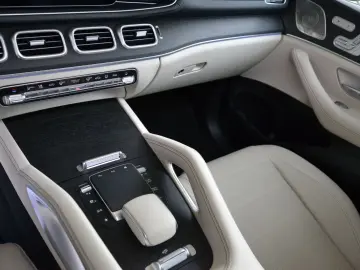 MERCEDES-BENZ GLE 450d Coupe 4M AMG HUD 360 PANO BUR…