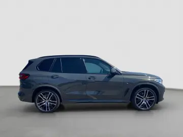 BMW X5 xDrive40d (M-Sport Navi AHK HUD H K ACC WLAN)
