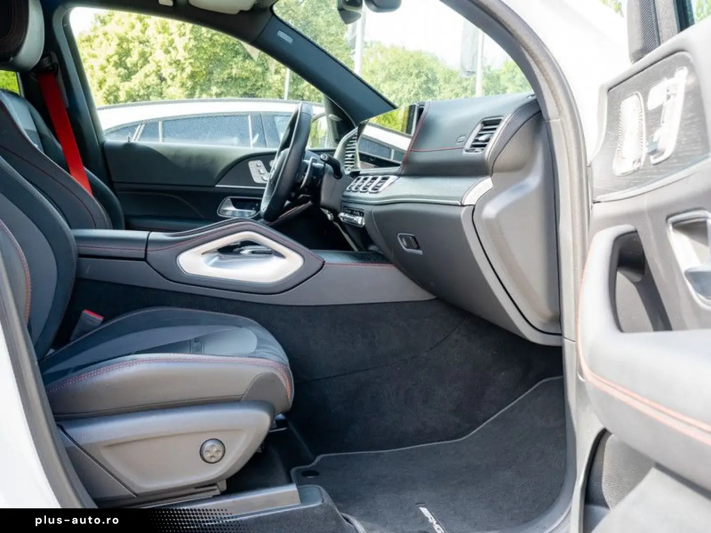 MERCEDES-BENZ GLE 2025 — imagine 3