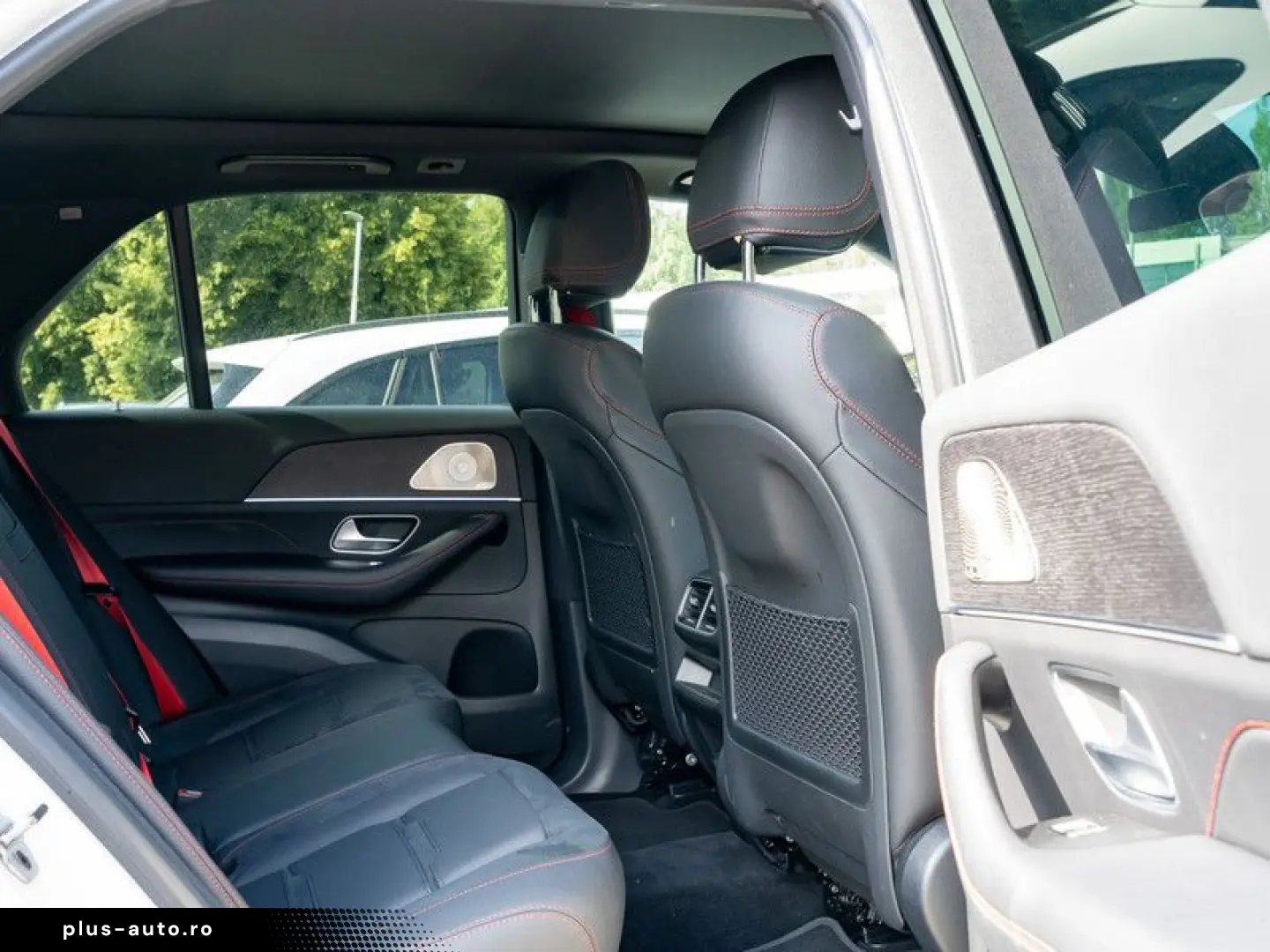 MERCEDES-BENZ GLE 2025 — imagine 5