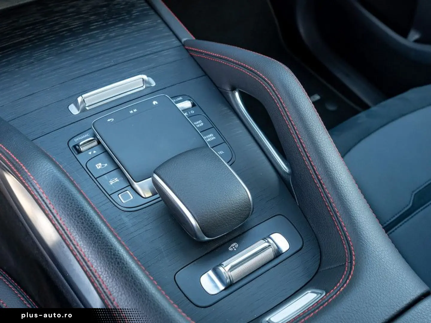 MERCEDES-BENZ GLE 2025 — imagine 12