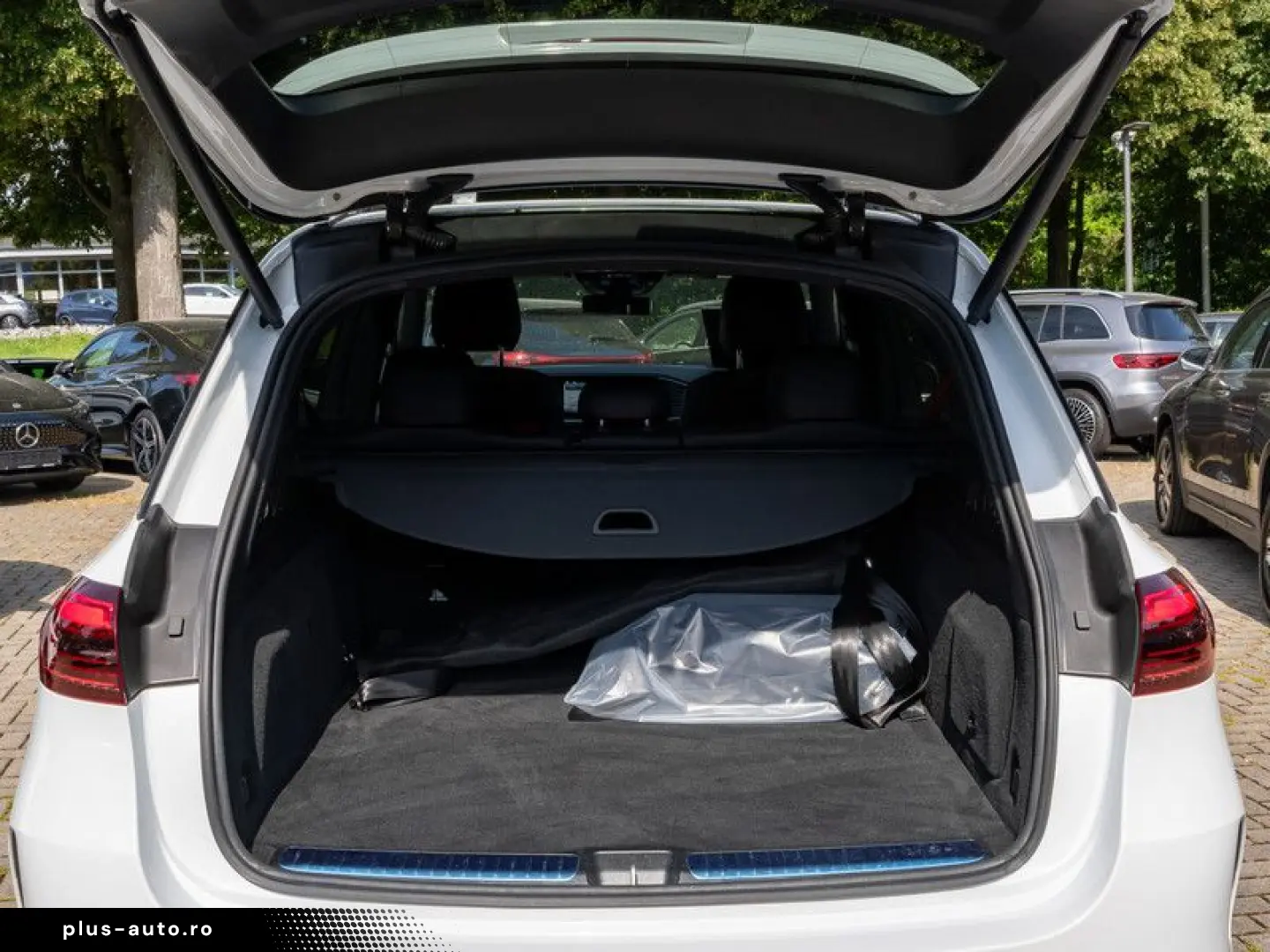 MERCEDES-BENZ GLE 2025 — imagine 23