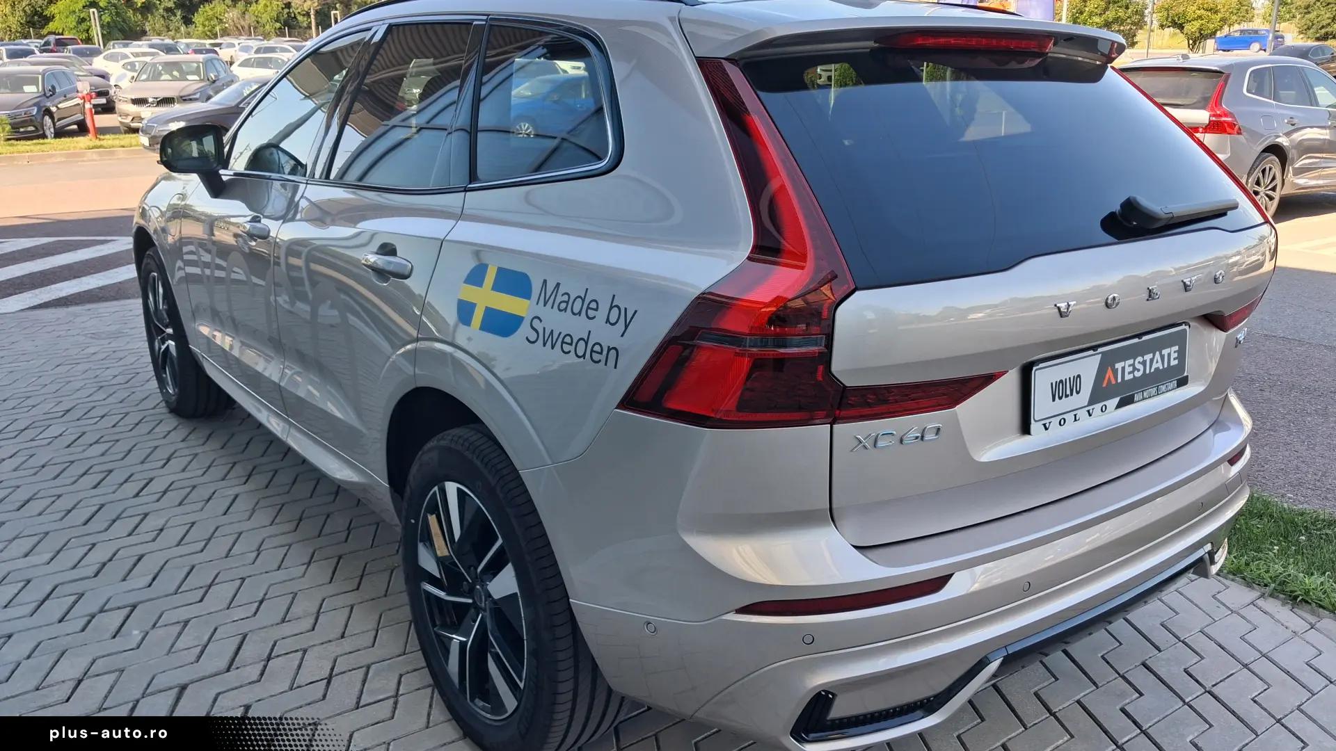 Volvo XC60 PLUS DARK T6 AT8 EAWD