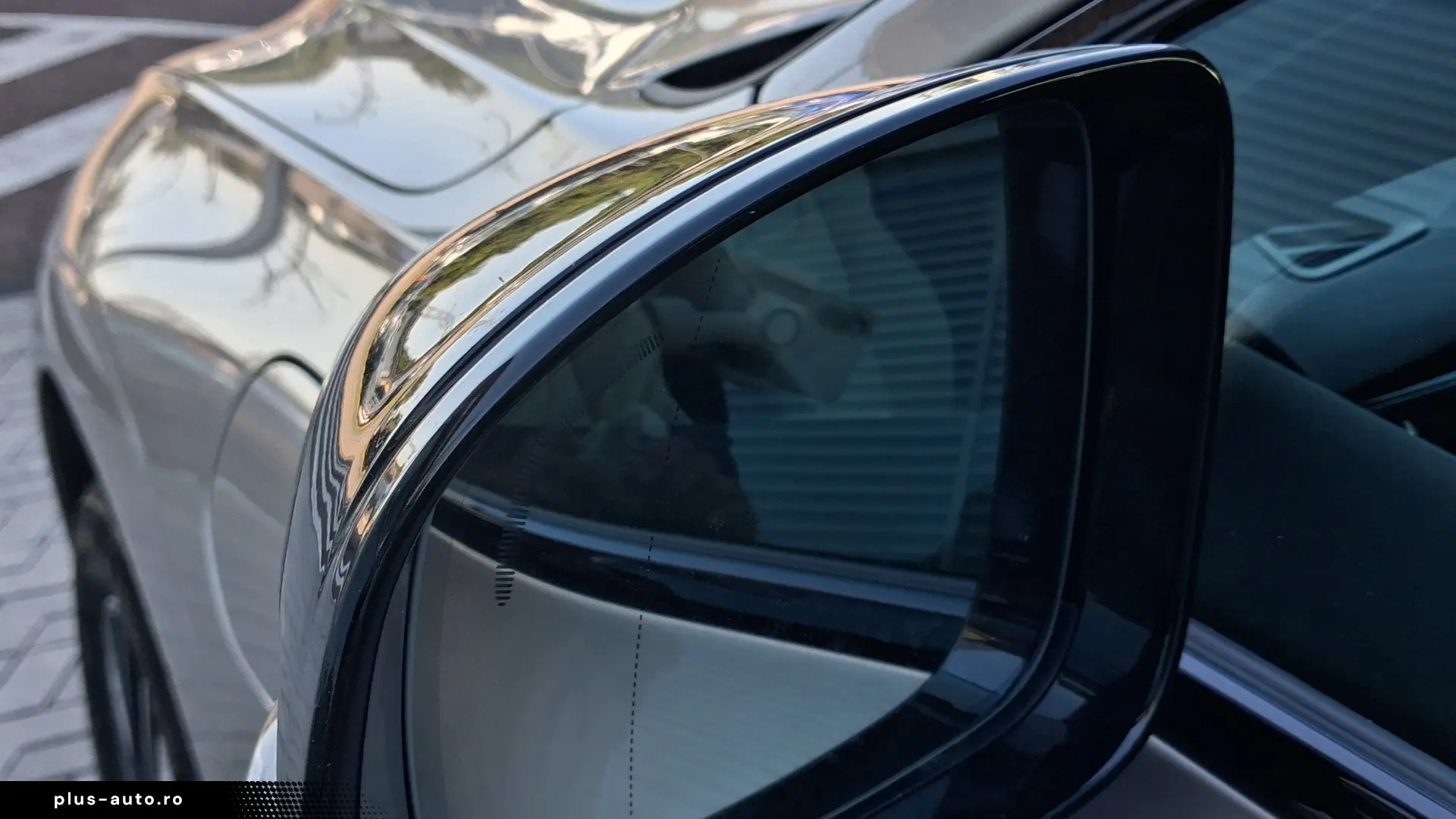 Volvo XC60 PLUS DARK T6 AT8 EAWD