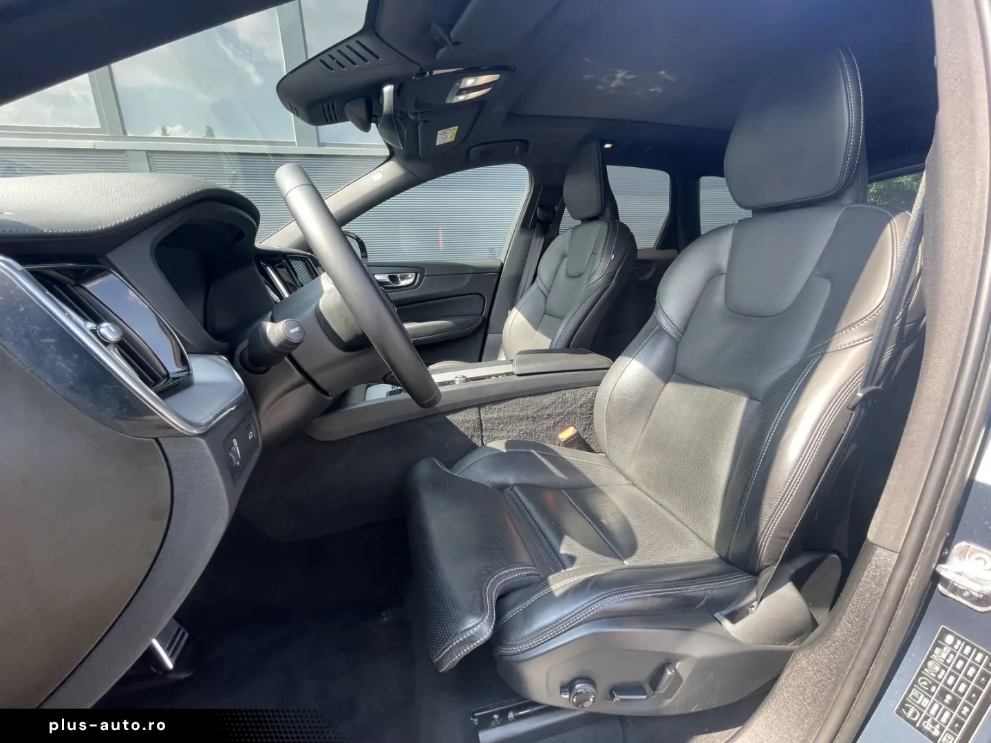 VOLVO XC60 B5 D AWD Geartronic RDesign   PANO   360