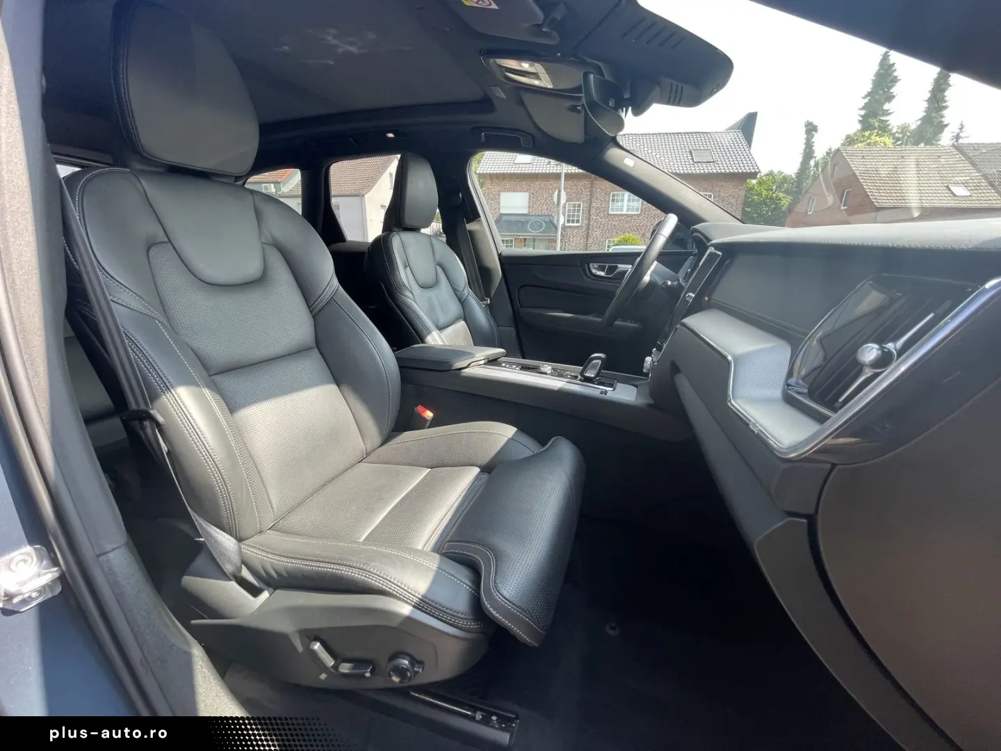 VOLVO XC60 B5 D AWD Geartronic RDesign   PANO   360