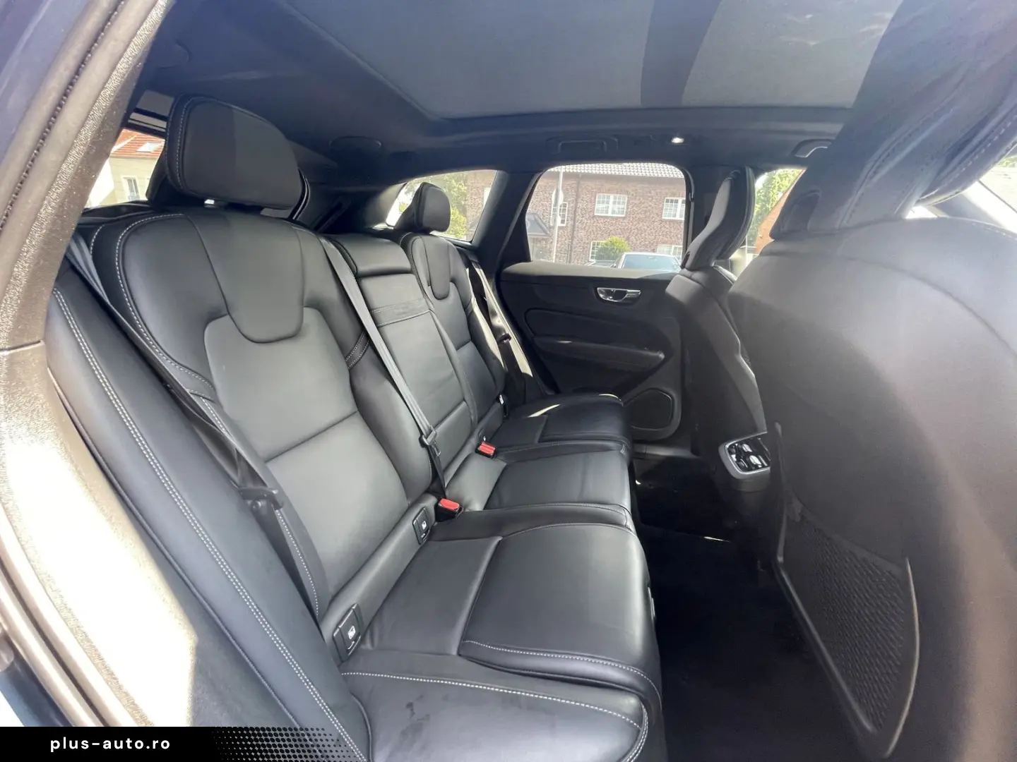 VOLVO XC60 B5 D AWD Geartronic RDesign   PANO   360
