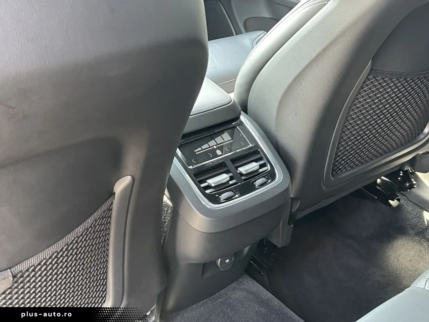 VOLVO XC60 B5 D AWD Geartronic RDesign   PANO   360