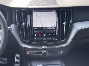 VOLVO XC60 B5 D AWD Geartronic RDesign   PANO   360