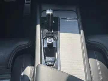 VOLVO XC60 B5 D AWD Geartronic RDesign   PANO   360