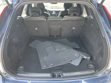 VOLVO XC60 B5 D AWD Geartronic RDesign   PANO   360