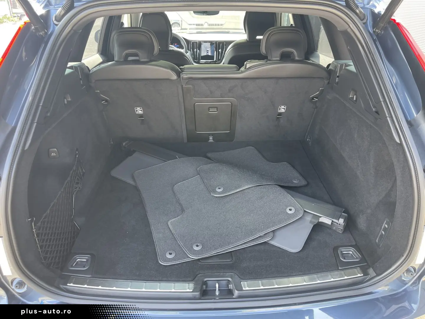 VOLVO XC60 B5 D AWD Geartronic RDesign   PANO   360