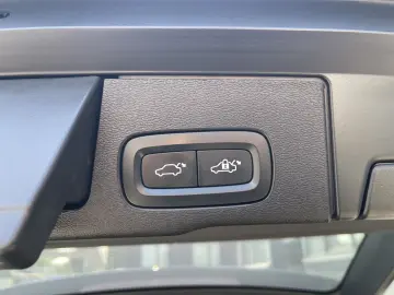 VOLVO XC60 B5 D AWD Geartronic RDesign   PANO   360