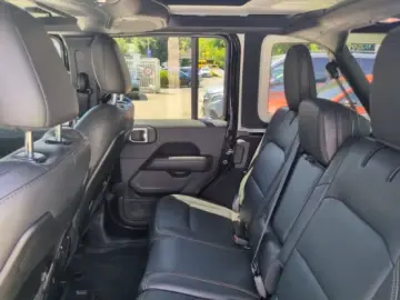 JEEP Wrangler Unlimited Sahara Hardtop All-Black Alpi