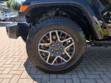 JEEP Wrangler Unlimited Sahara Hardtop All-Black Alpi