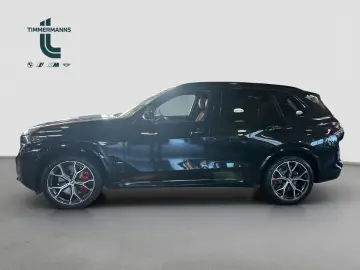 BMW X5 M60i