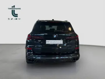 BMW X5 M60i
