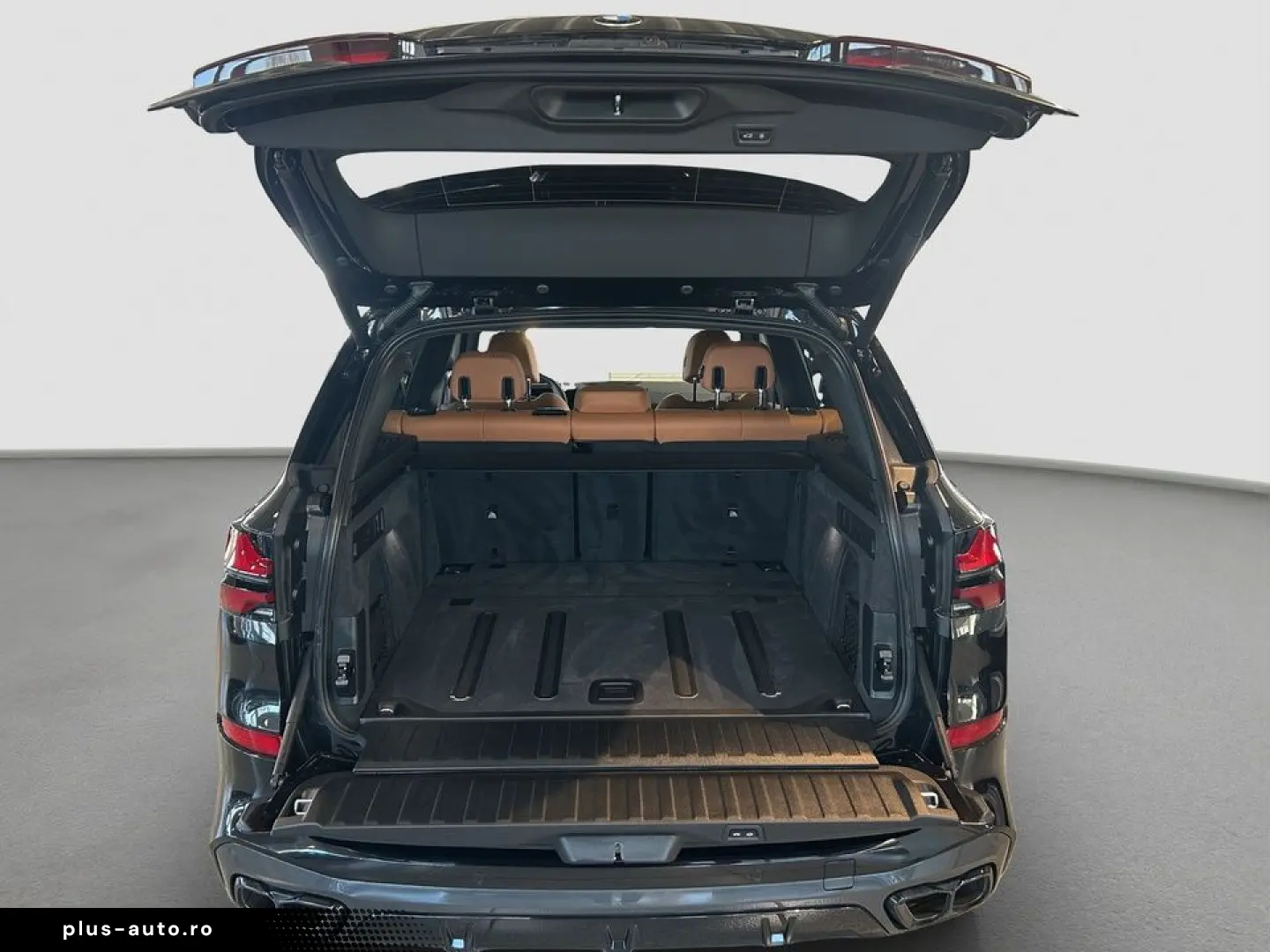BMW X5 M60i
