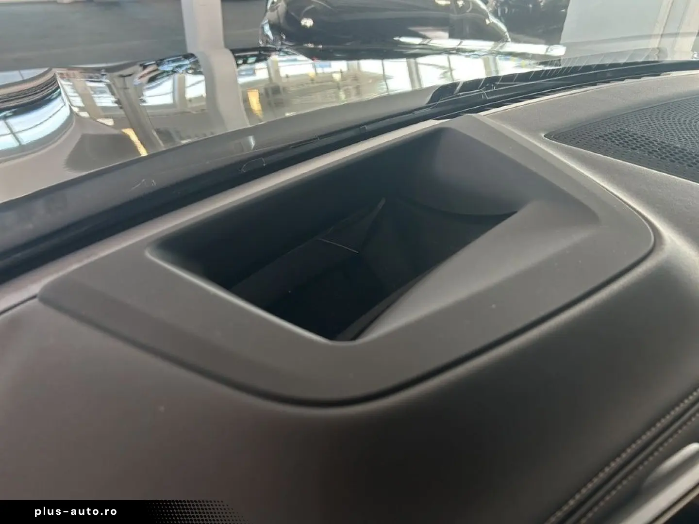 BMW X5 M60i