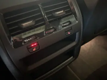 BMW X5 M60i