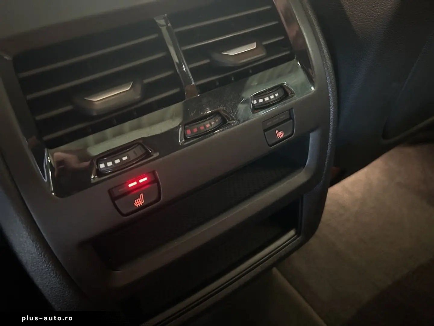 BMW X5 M60i