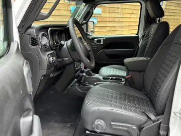 Jeep Wrangler 3 6L Sports S 4X4 Alpine ACC LED AHK
