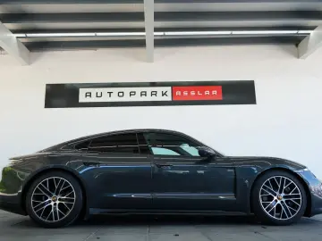 PORSCHE Taycan GTS Pano NightVision HeadUp Sitzklima Mas