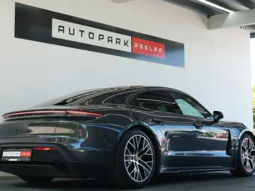 PORSCHE Taycan GTS Pano NightVision HeadUp Sitzklima Mas