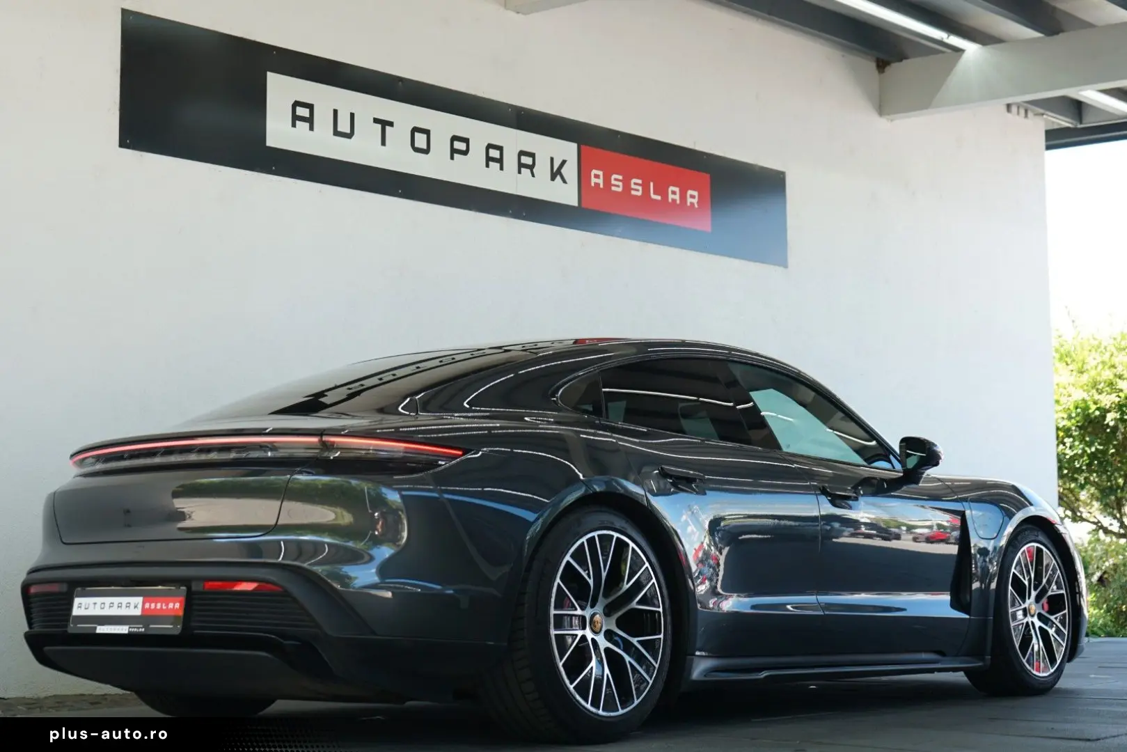PORSCHE Taycan GTS Pano NightVision HeadUp Sitzklima Mas