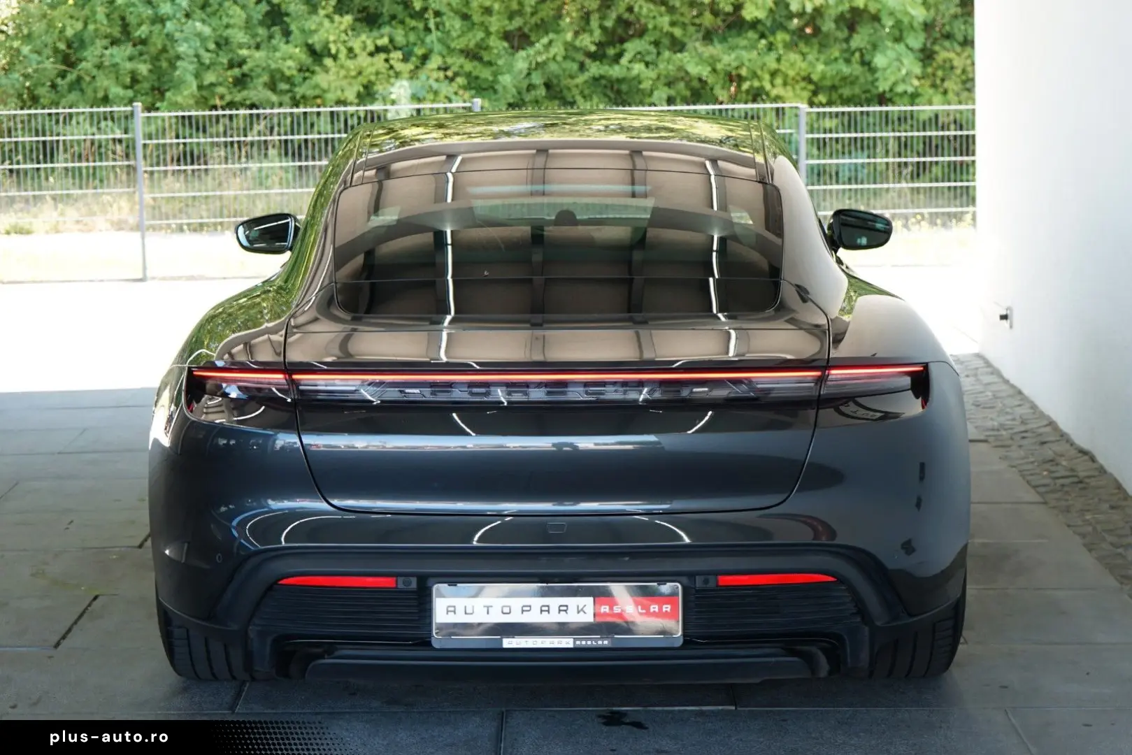 PORSCHE Taycan GTS Pano NightVision HeadUp Sitzklima Mas