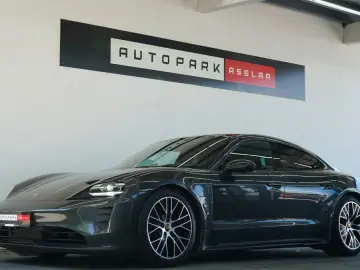 PORSCHE Taycan GTS Pano NightVision HeadUp Sitzklima Mas