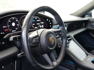 PORSCHE Taycan GTS Pano NightVision HeadUp Sitzklima Mas