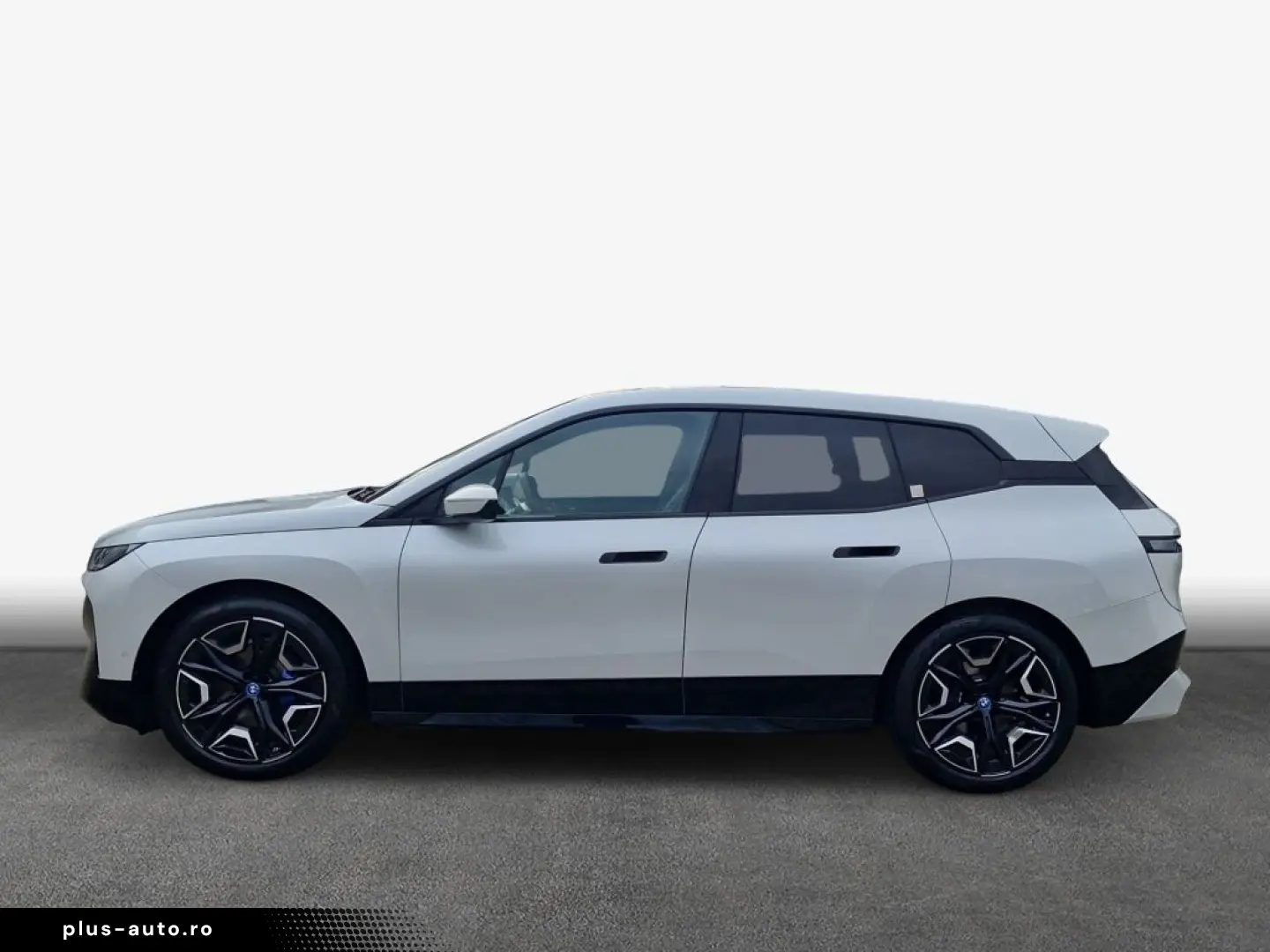 BMW iX xDrive40  AHK  PanoramaGlasdach  SHZ