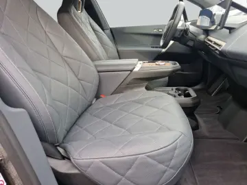 BMW iX xDrive40  AHK  PanoramaGlasdach  SHZ