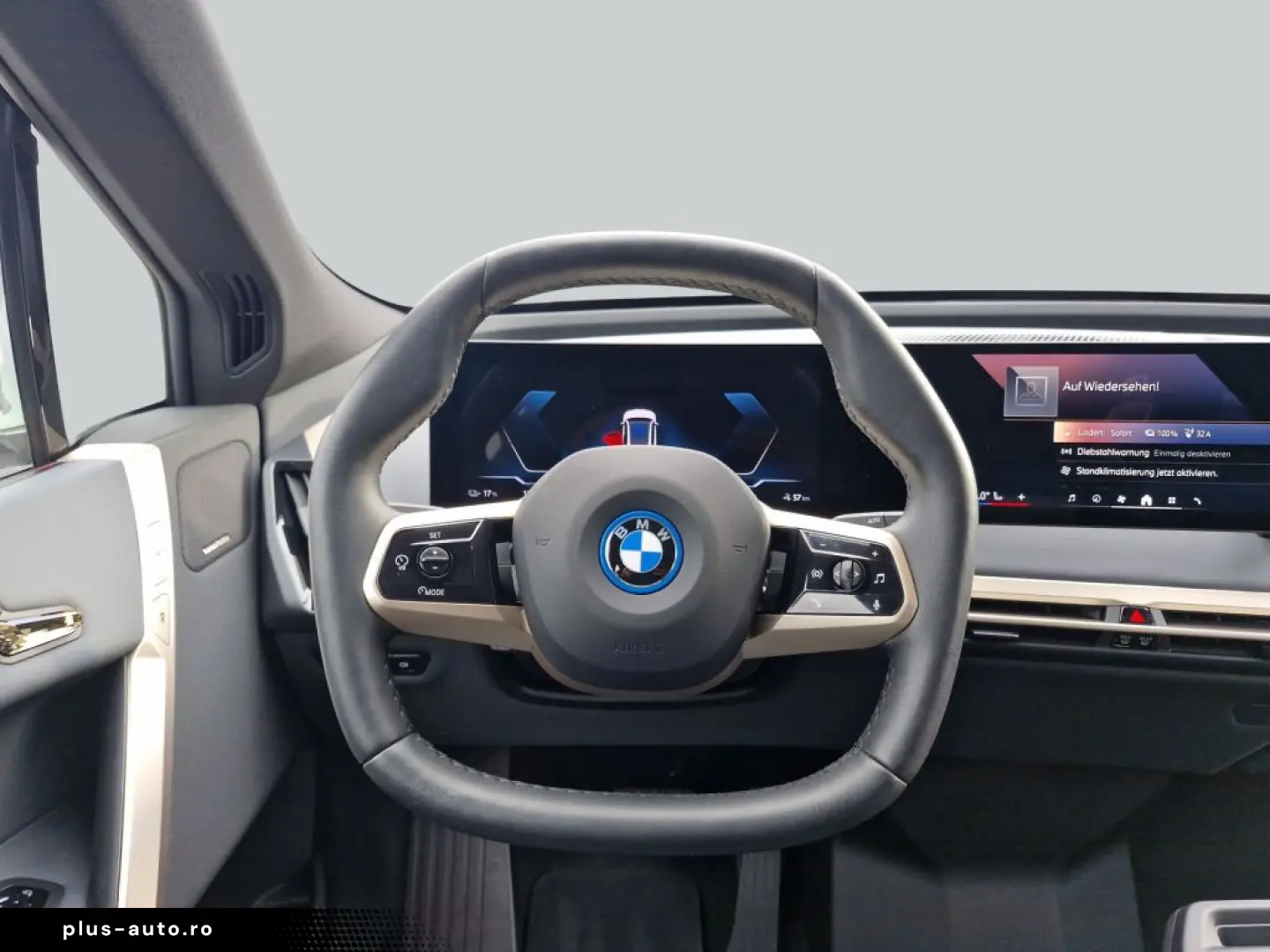 BMW iX xDrive40  AHK  PanoramaGlasdach  SHZ