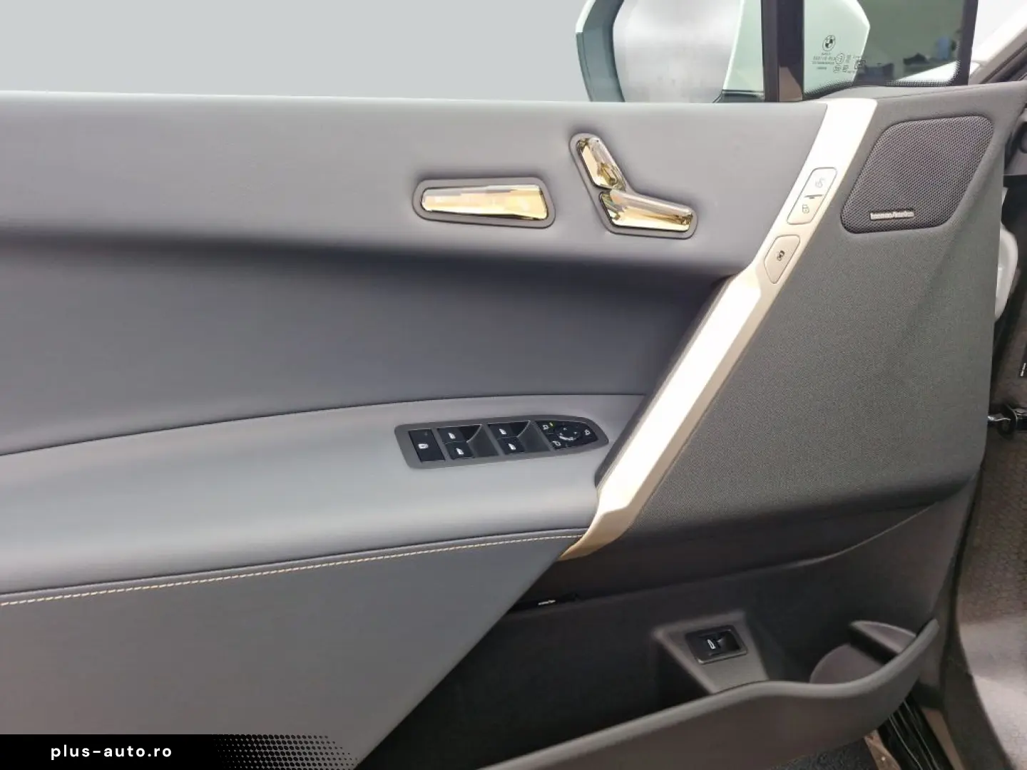 BMW iX xDrive40  AHK  PanoramaGlasdach  SHZ
