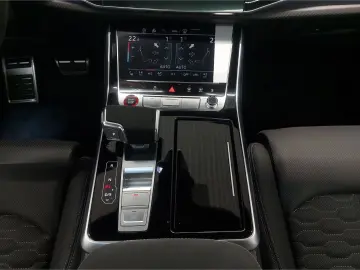 AUDI RSQ8 performance 305KM H LASER 23 KERAMIK B&O PA